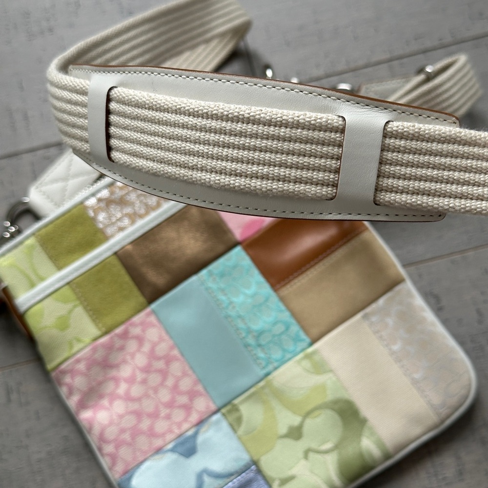 Coach Patchwork Crossbody Bag – Multicolor Signature Print - Picture 3 of 7